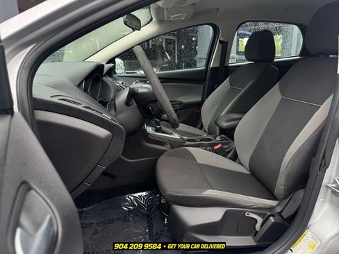 Used 2014 Ford Focus SE FWD image 22