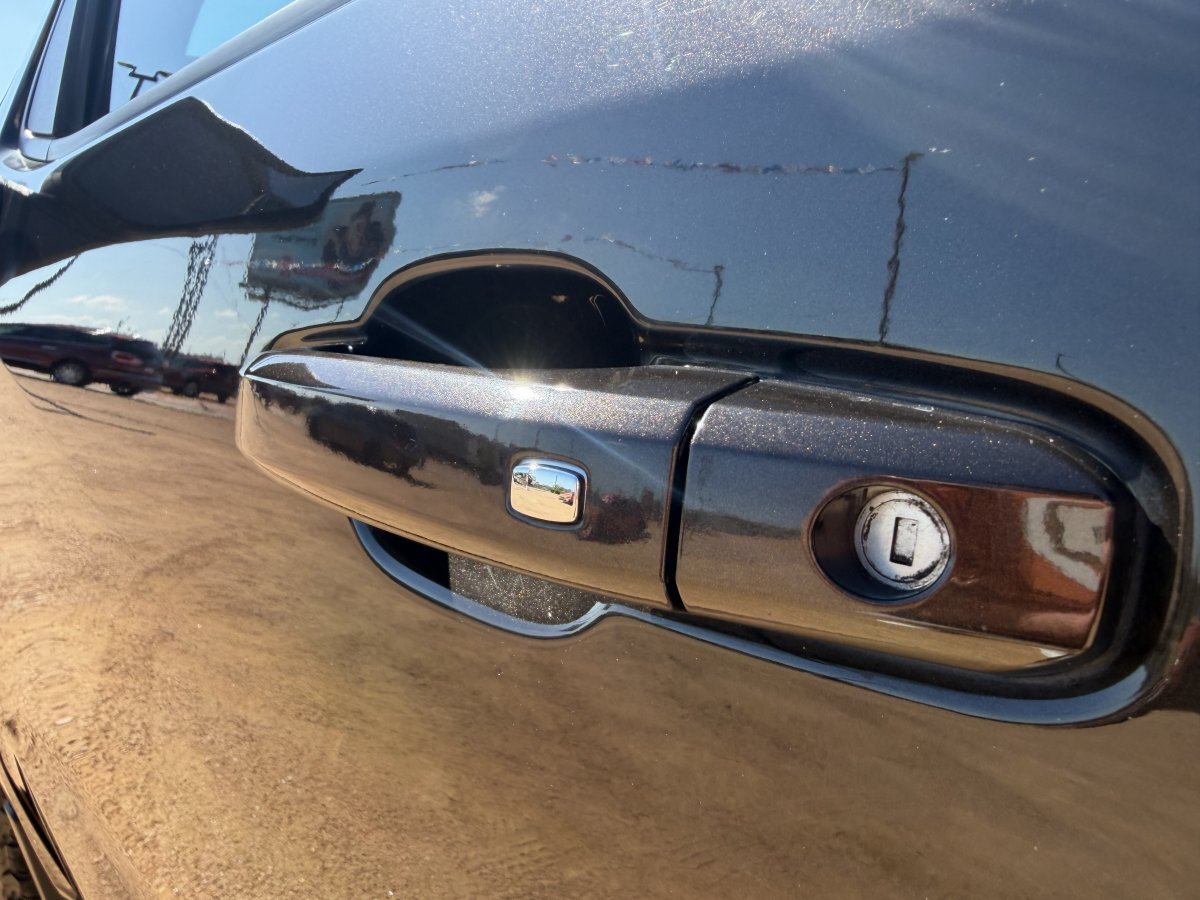 Used 2020 Chevrolet Silverado 1500 RST w/ Texas Edition AWD/4WD image 13