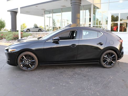 Used 2025 MAZDA MAZDA3 2.5 S Hatchback w/ Premium Pkg FWD image 2