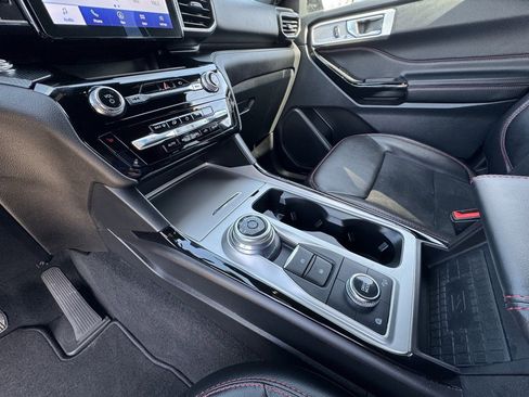 Used 2023 Ford Explorer ST-Line image 30