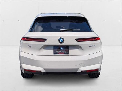 Used 2026 BMW iX xDrive60 image 7