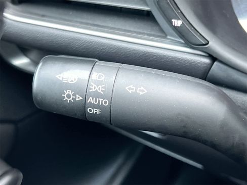 Used 2023 MAZDA MAZDA3 s image 25