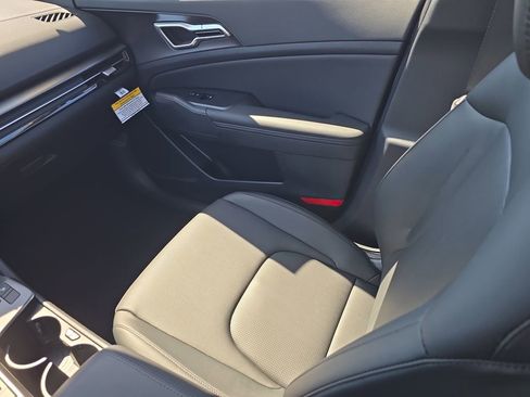New 2026 Kia Sportage EX image 16