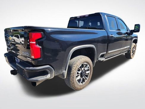 Used 2024 Chevrolet Silverado 2500 High Country w/ Technology Package AWD/4WD image 2