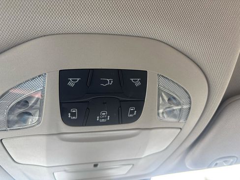 Used 2020 Chrysler Pacifica Touring-L image 28