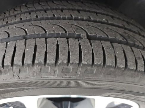 Used 2022 Jeep Compass Limited image 10