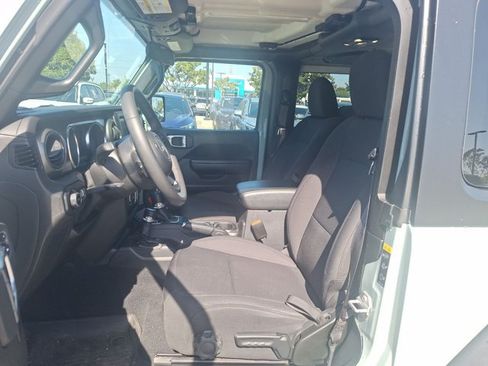 Used 2023 Jeep Wrangler Sport AWD/4WD image 12