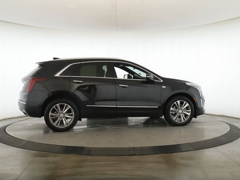 Used 2025 Cadillac XT5 Premium Luxury image 6