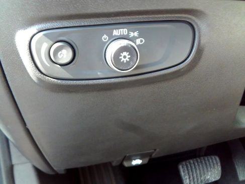 Used 2022 Chevrolet Equinox LS w/ LS Convenience Package AWD/4WD image 18