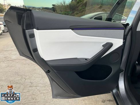 Used 2026 Tesla Model Y Long Range AWD/4WD image 35
