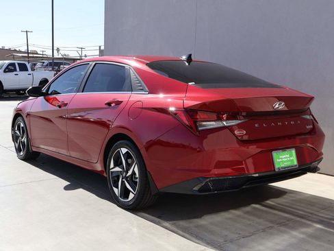 Used 2023 Hyundai Elantra Limited FWD image 3