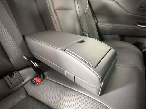 Certified 2025 Toyota Crown AWD/4WD image 37