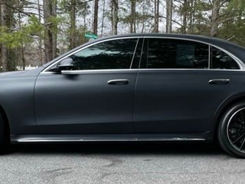 Used 2022 Mercedes-Benz S 580 4MATIC Sedan w/ AMG Line Package image 5