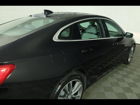 Used 2025 Chevrolet Malibu LT FWD image 16