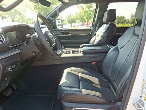Used 2024 Jeep Wagoneer Series II w/ Flexible Seating Group RWD image 15