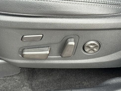 Used 2020 Hyundai Santa Fe Limited image 16