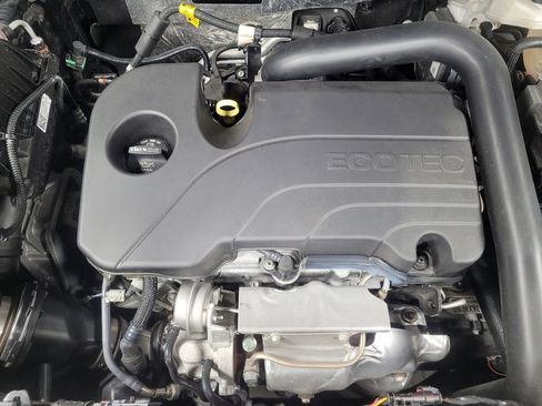 Used 2023 Chevrolet Equinox LS image 30