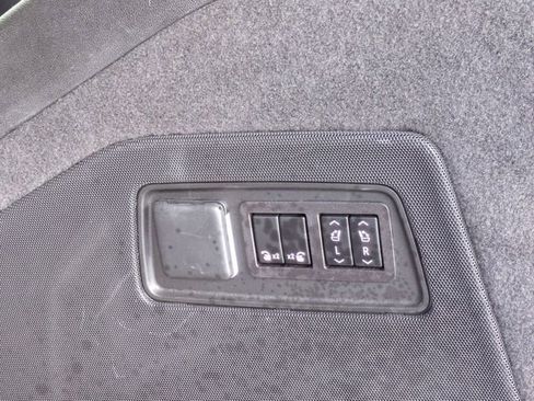 Used 2023 Cadillac Escalade Premium Luxury AWD/4WD image 36