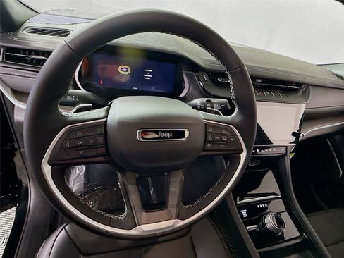 New 2026 Jeep Grand Cherokee Limited AWD/4WD image 6