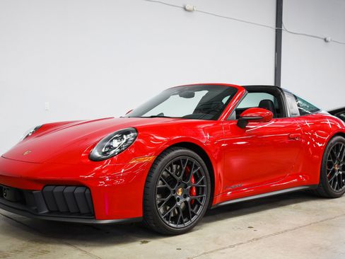 Used 2026 Porsche 911 Targa 4 GTS AWD/4WD image 5