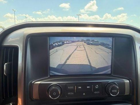 Used 2018 Chevrolet Silverado 1500 High Country AWD/4WD image 36