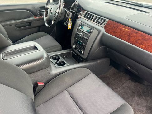 Used 2011 GMC Yukon SLE w/ Convenience Package image 14