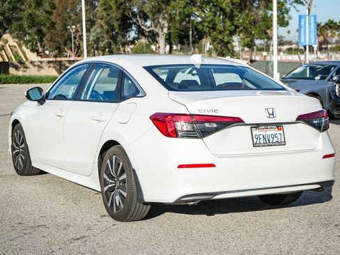 Used 2023 Honda Civic EX image 9