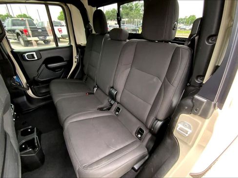 Used 2022 Jeep Gladiator Sport AWD/4WD image 20