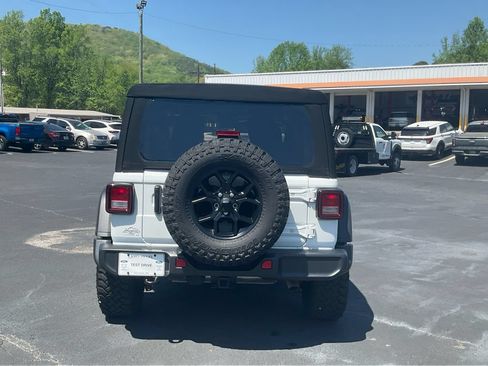 Used 2024 Jeep Wrangler Sport AWD/4WD image 6