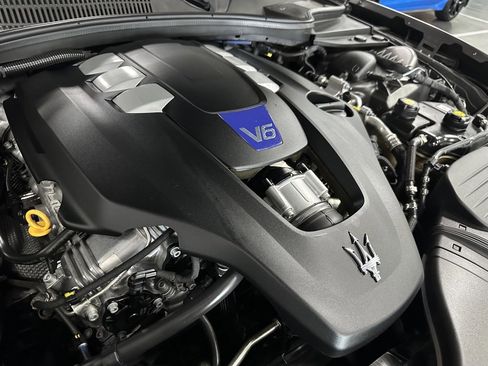 Used 2018 Maserati Ghibli S GranSport image 33