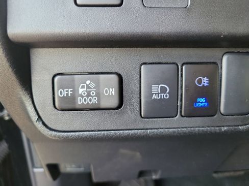 Used 2023 Toyota Tacoma SR image 32