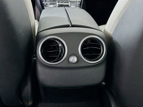 Used 2015 Mercedes-Benz C 300 Sedan image 24