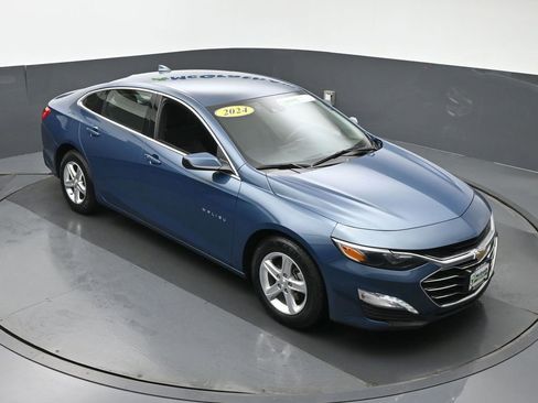 Used 2024 Chevrolet Malibu LT FWD image 3