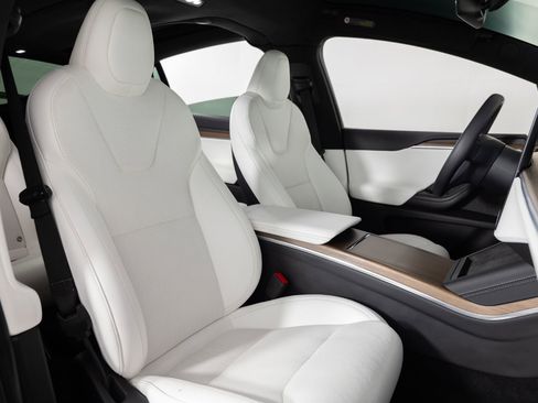 Used 2023 Tesla Model X AWD/4WD image 32