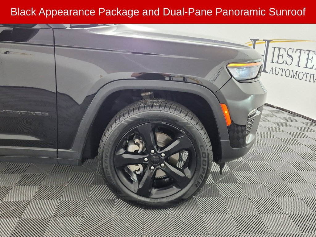 Used 2024 Jeep Grand Cherokee Limited w/ Black Appearance Package AWD/4WD image 12