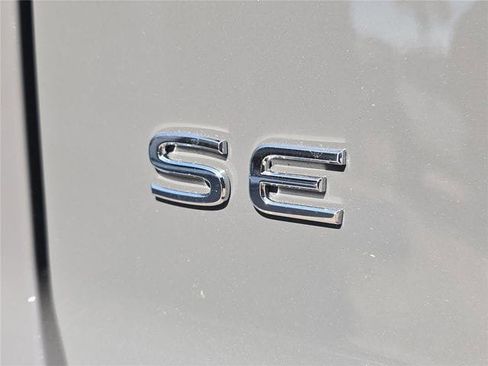 New 2026 Volkswagen Atlas Cross Sport SE image 6