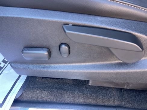 Used 2018 Chevrolet Colorado ZR2 image 16