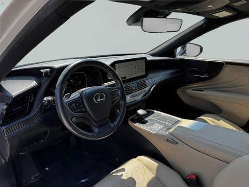Used 2023 Lexus LS 500 w/ Accessory Package (Z2) RWD image 22