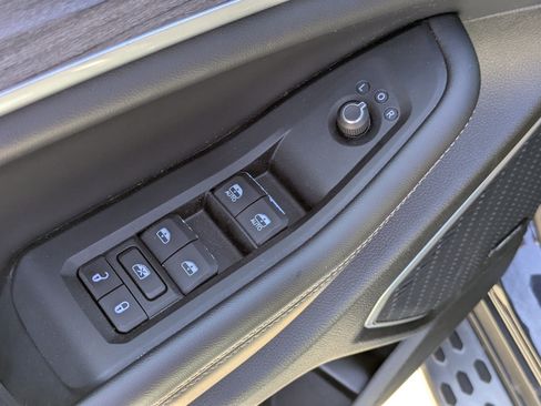 Used 2024 Jeep Grand Cherokee L Limited w/ Luxury Tech Group II AWD/4WD image 10