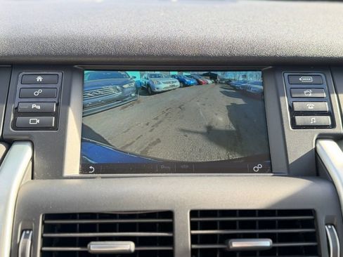 Used 2017 Land Rover Discovery Sport SE AWD/4WD image 13