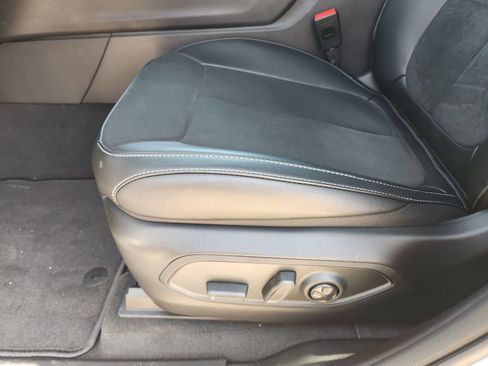 New 2025 Jeep Grand Cherokee Altitude image 16