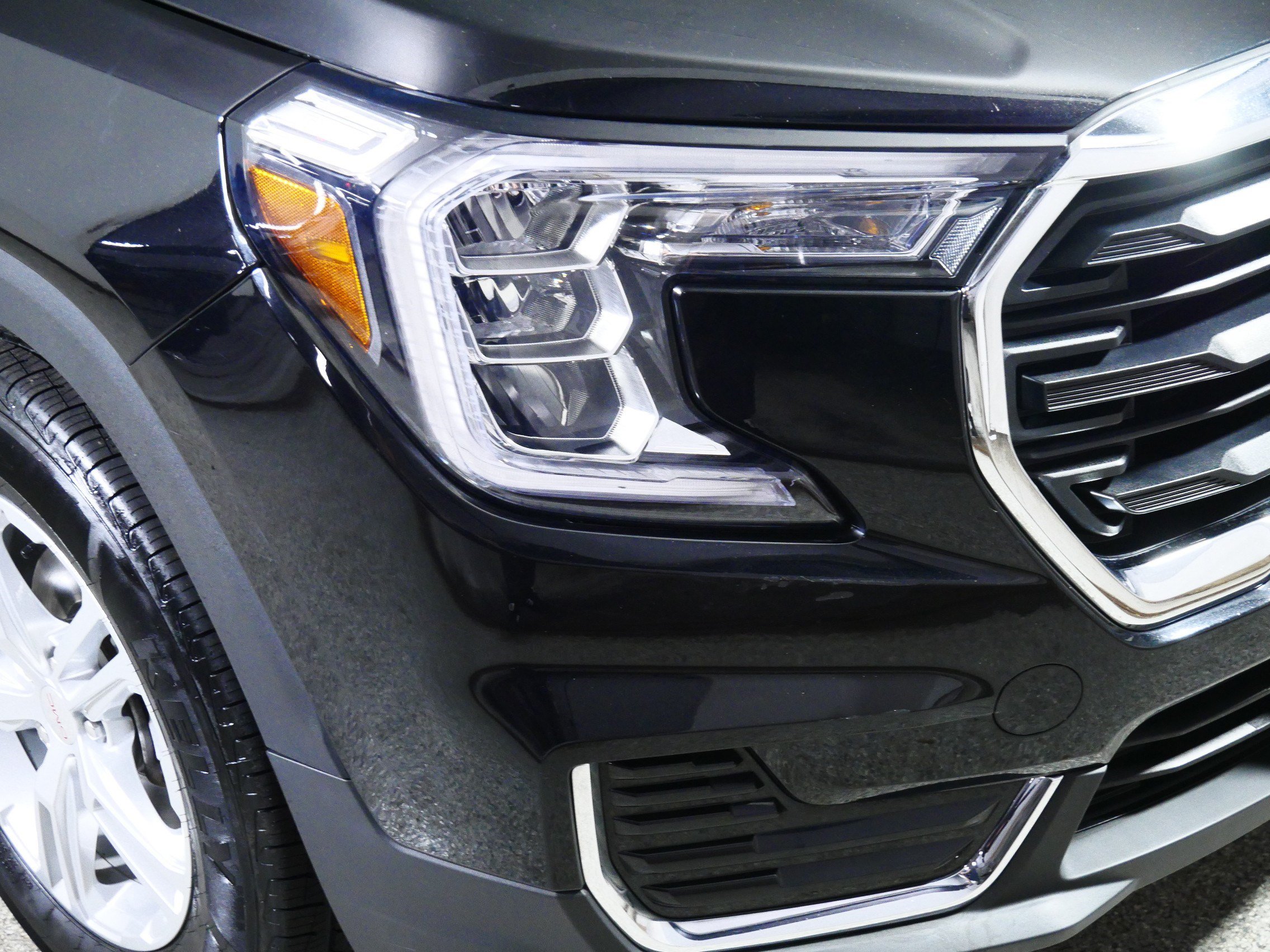 Used 2023 GMC Terrain SLE w/ Driver Convenience Package AWD/4WD image 16