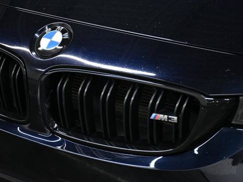 Used 2018 BMW M3 RWD image 3