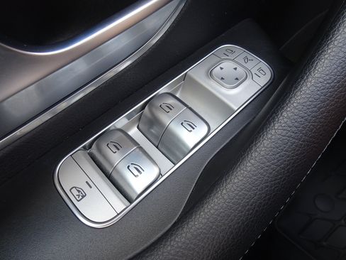 Used 2023 Mercedes-Benz GLE 350 4MATIC image 32