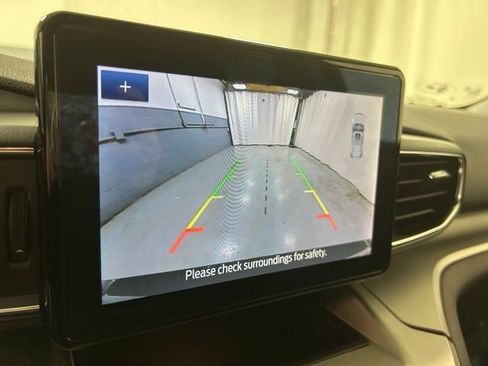 Used 2022 Ford Explorer XLT w/ Equipment Group 202A image 17