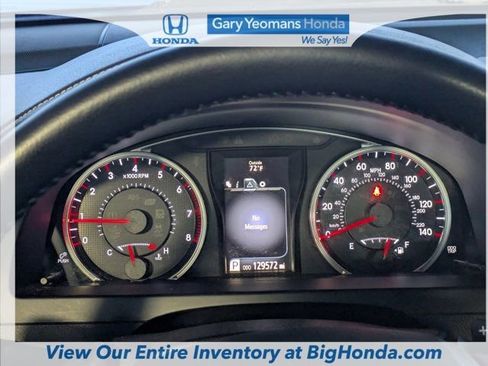 Used 2016 Toyota Camry SE image 22