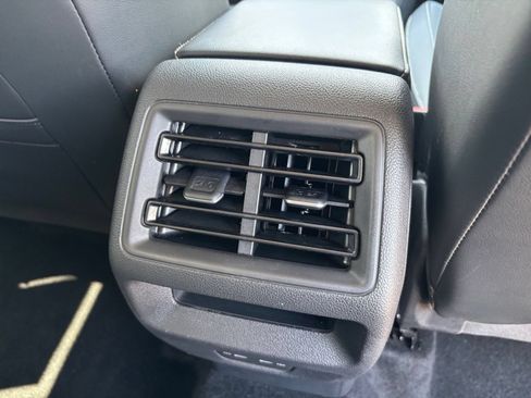 Used 2026 Volkswagen Tiguan SE AWD/4WD image 20