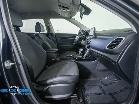 Used 2023 Kia Seltos S w/ Navigation Package AWD/4WD image 40