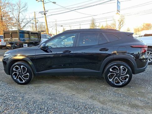 Used 2025 Chevrolet Trax RS w/ Driver Confidence Package image 5