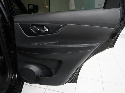 Used 2016 Nissan Rogue SL w/ SL Premium Package image 29